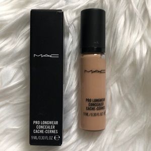 NEW MAC Pro Longwear Concealer NW 20